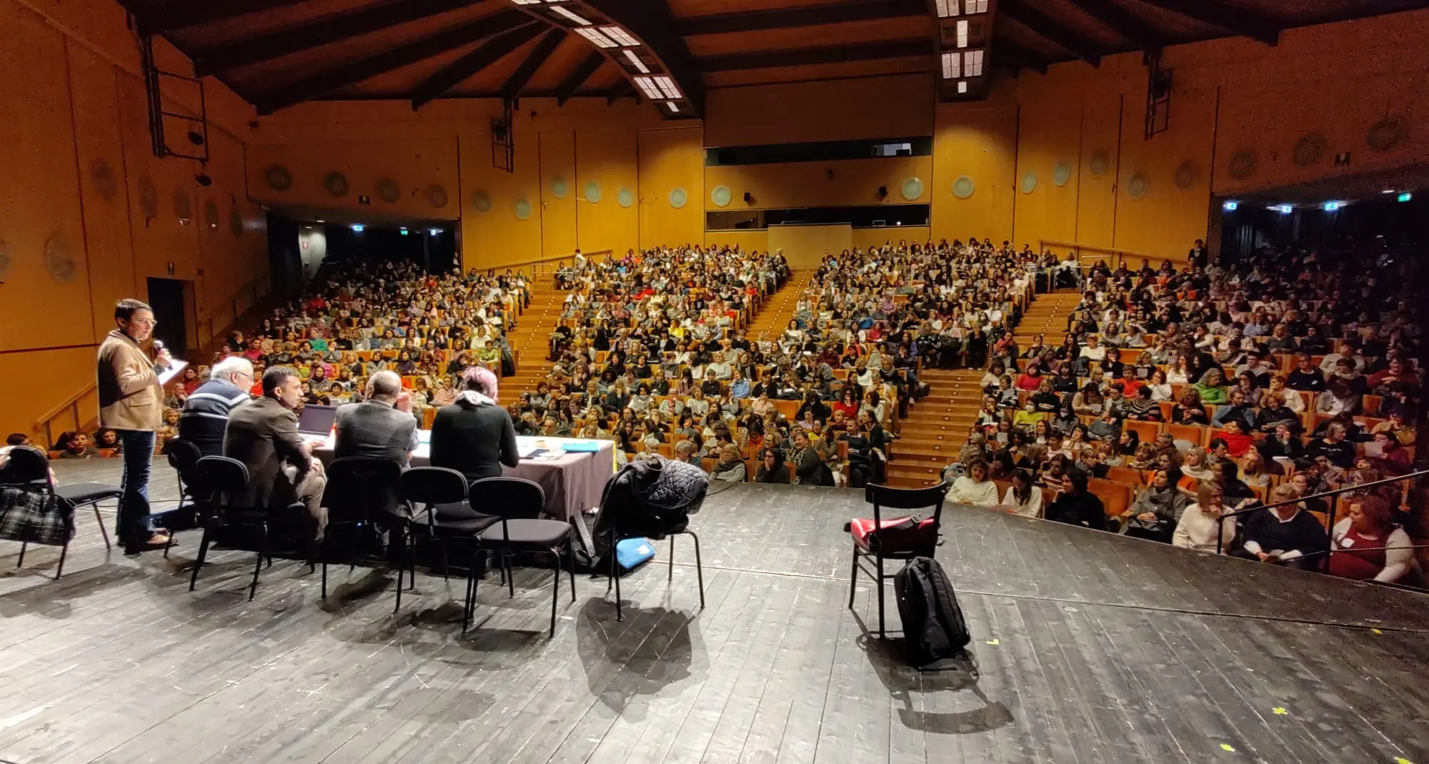 Sono migliaia gli insegnanti giunti a Trento per dire «no» alle materne aperte a luglio