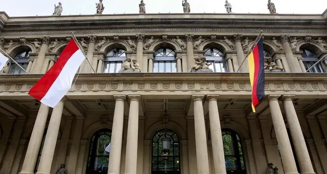 ++ Borsa: Europa euforica, Parigi +6,6% ++