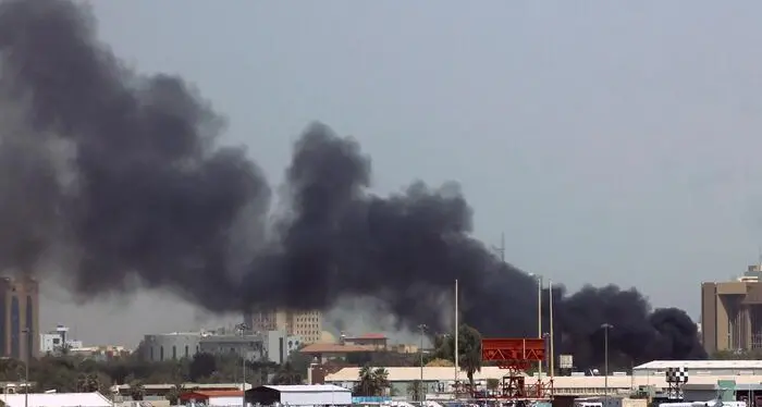 Sudan, combattimenti tra esercito e forze paramilitari nella capitale: almeno tre civili uccisi