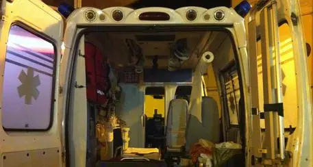 Avellino: le cade il cellulare nella vasca da bagno, una 16enne muore folgorata