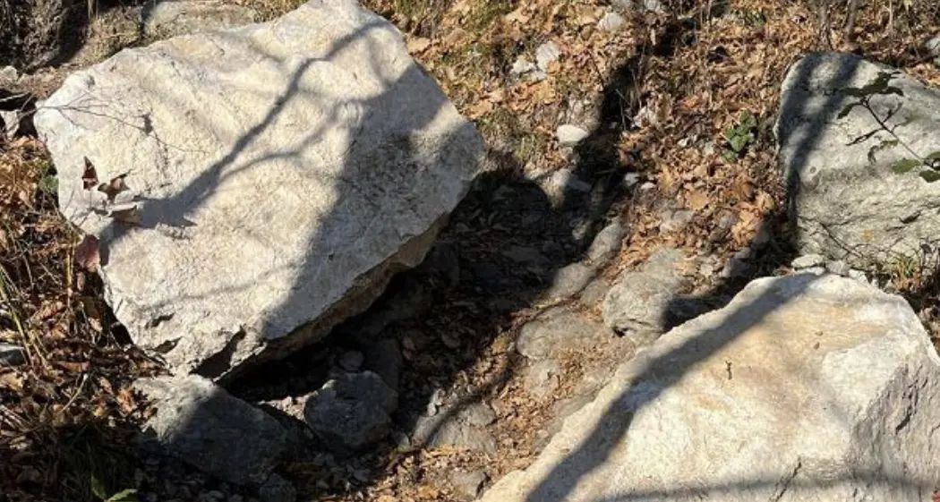 Frana a Dro: massi staccati nella zona di Oltra