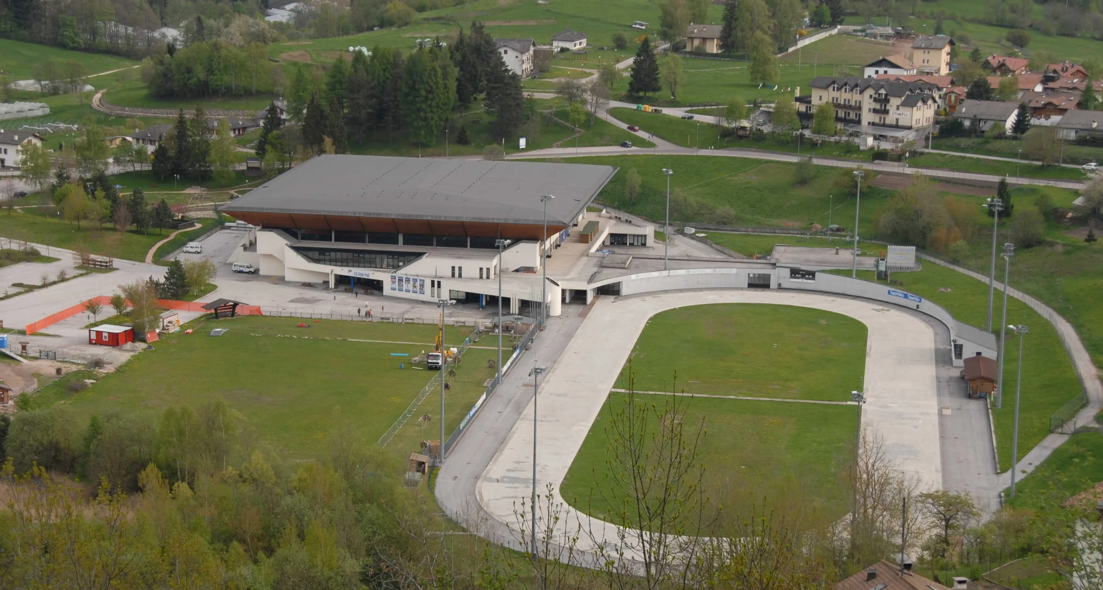 Ice Rink di Piné, sfuma il mega-progetto milionario, «un costo insostenibile», e il Comune cerca un piano B