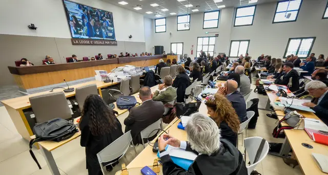 Violenze in carcere: ex provveditore imputato, 'la perquisizione era legittima'