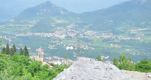 «Dal bypass solo terreno pulito per “contenere” la discarica di Sardagna»