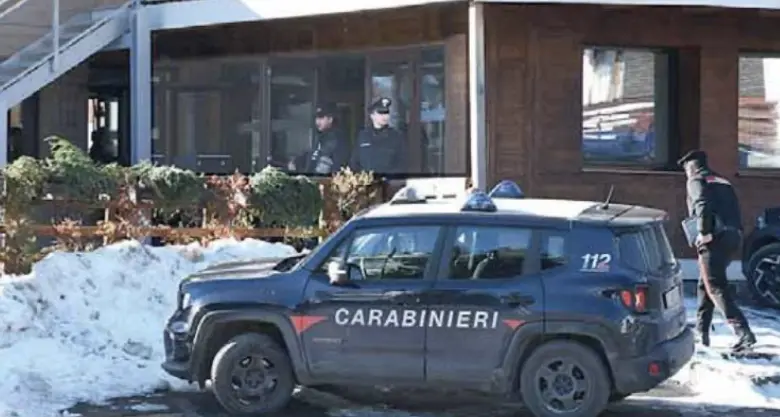 Accoltella la moglie, sì alla premeditazione: Arjel Grisetti indagato per tentato omicidio