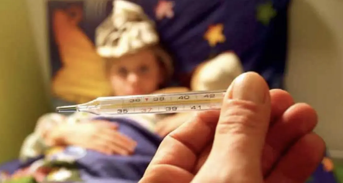 Boom di casi febbrili, pediatri al limite. Bambini che si riammalano più volte, più virus nello stesso piccolo