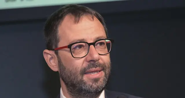 Def: Patuanelli, priorità sostegni contro aumento prezzi
