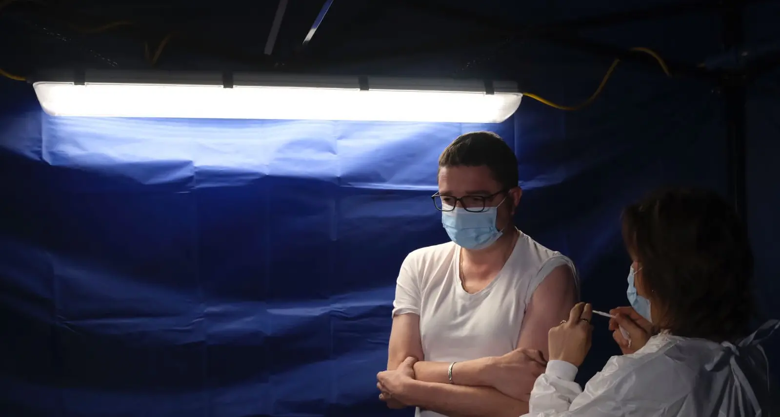 Fugatti si fa vaccinare e “inaugura” la maratona, da domani al via con 46 mila prenotazioni