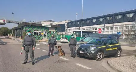 Booking accusata di evasione di 153 milioni di Iva in Italia