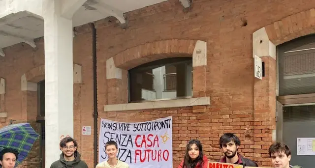 Caro affitti: presidio a Venezia, 'qui +13% prezzi in un anno'