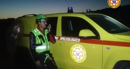Speleologa cade in una grotta, a Monopoli in corso i soccorsi