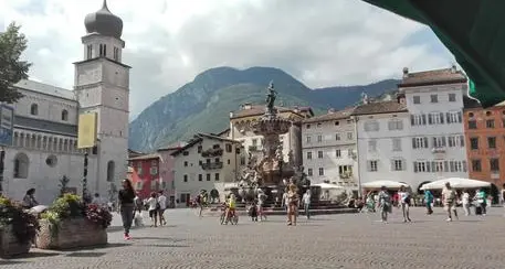 Siamo il secondo Paese più vecchio al mondo, tra cinquant'anni 12 milioni di italiani in meno