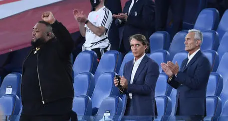 Fumata bianca, Mancini allenatore della nazionale fino al 2026