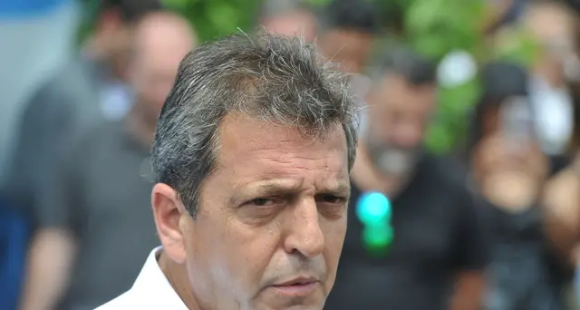 Argentina: Massa guida il voto col 35,9%, Milei al 30,5%