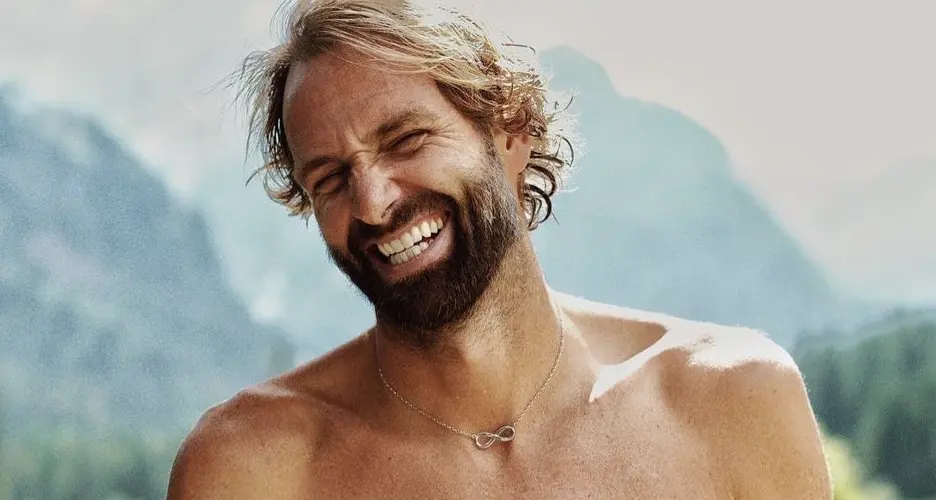 Rosolino sotto accusa: pubblica su Instagram una foto mentre sorride sotto la Marmolada