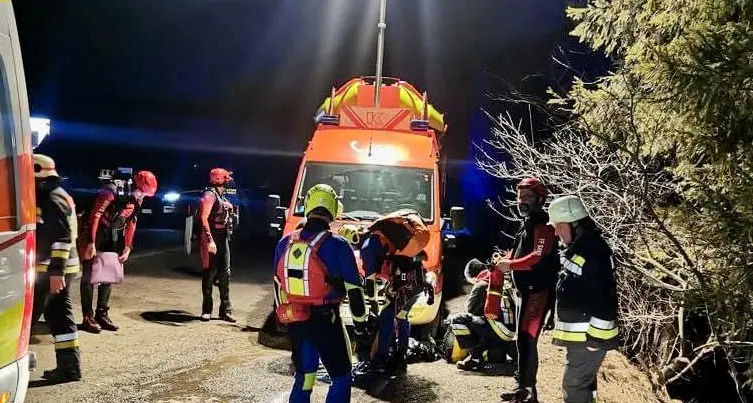 Cadono da un ripido pendio nel cuore della notte: illese due persone a Campo Tures