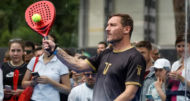 Fisco: Totti indagato a Roma per omessa dichiarazione