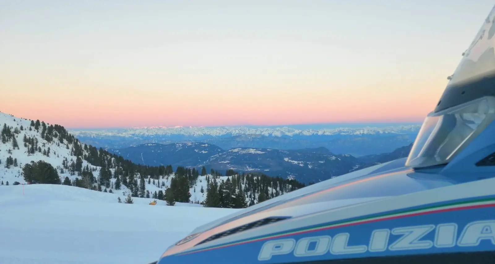 Val Senales: i poliziotti salvano un giovane aggrappato a una roccia