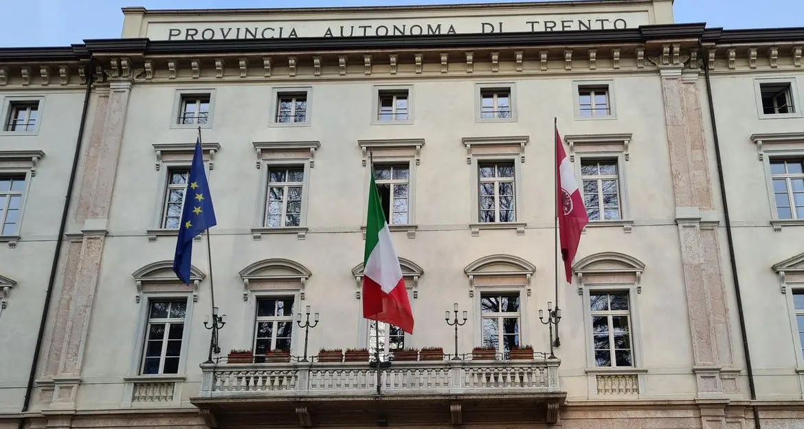 Scioperi, attese e ritardi: oggi siglato il contratto delle autonomie locali