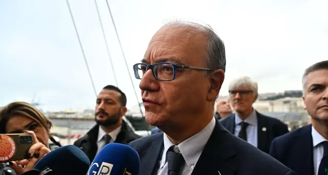 Open Arms: ministro Valditara tra il pubblico al bunker