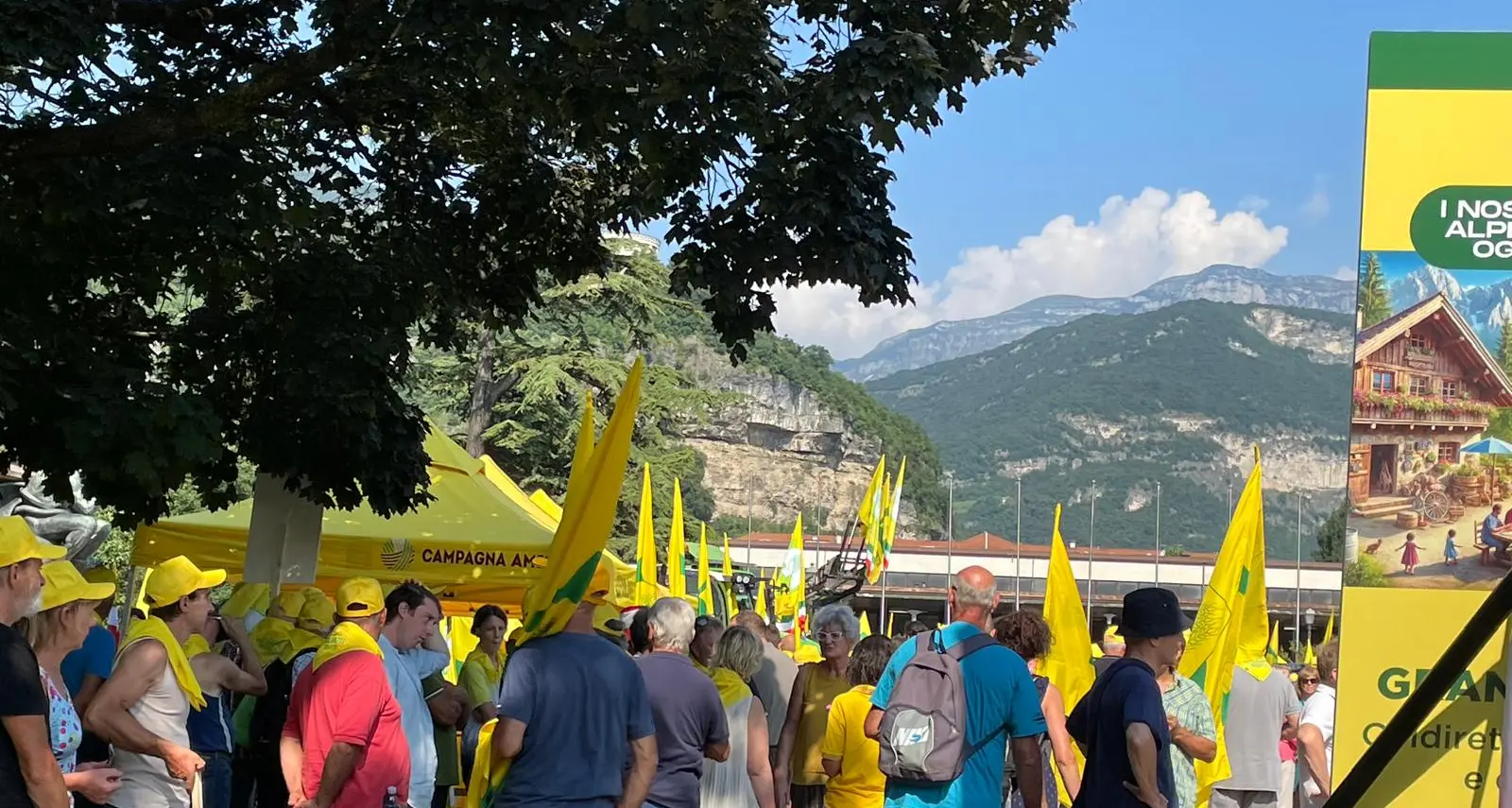 La Coldiretti in piazza per chiedere una stretta sui grandi carnivori