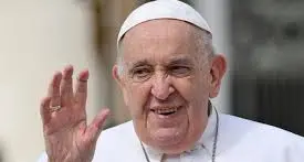 Papa Francesco: quadro clinico complesso, cambiata la terapia. La degenza non sarà breve