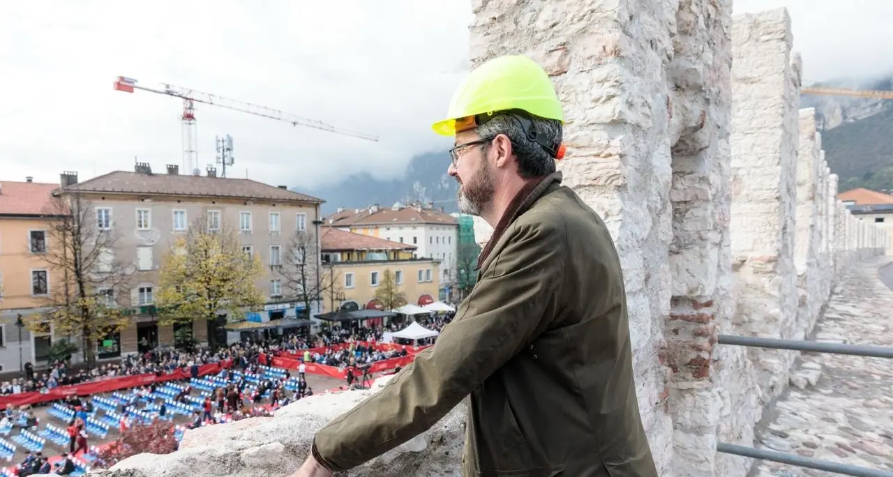 Il Comitato per Ianeselli sindaco svela un sondaggio: PD in testa e il sindaco uscente vola, ma metà elettori indecisi
