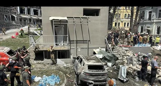 Ucraina, Zelensky: ieri 37 morti e 170 feriti in attacchi russi