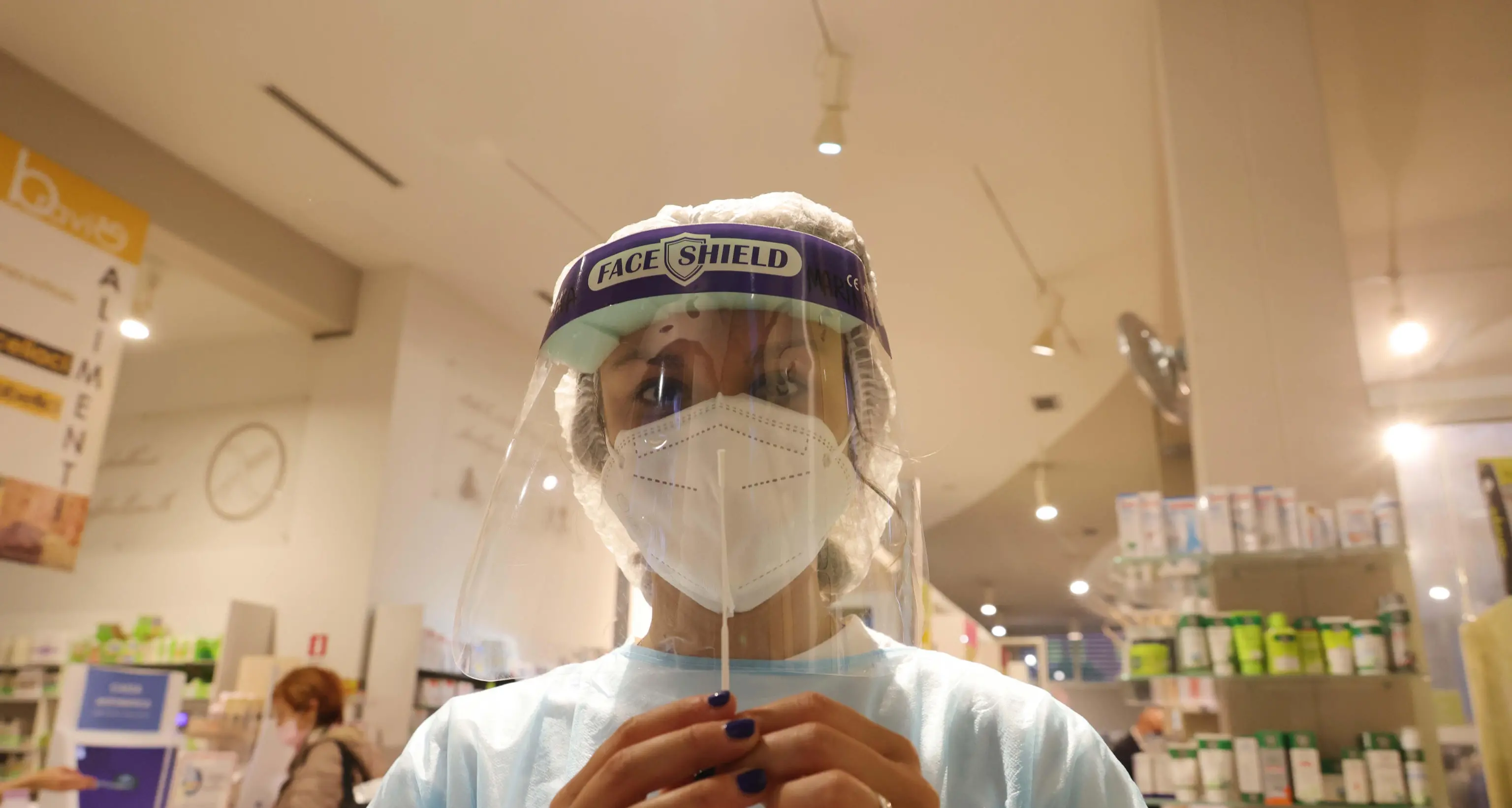Quarantene a scuola, per i tamponi di rientro non serve più l'impegnativa: ecco come fare