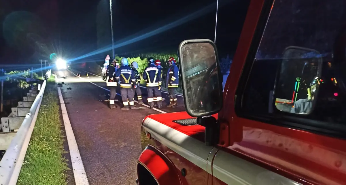 Incidente mortale nella notte nella zona di Isera, la vittima è un ragazzo