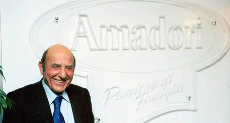 Francesca Amadori viene licenziata dall’azienda del nonno. Lui: “Le regole valgono per tutti”. Lei: “Farò causa”
