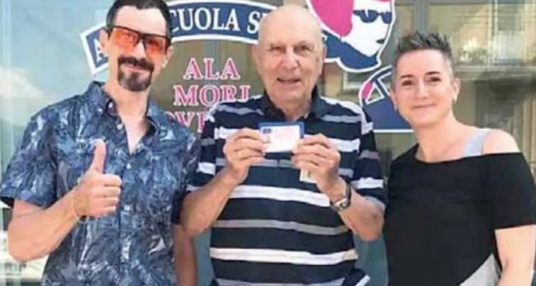 La storia: fa la patente a 90 anni, l'impresa di Tullio Mereu