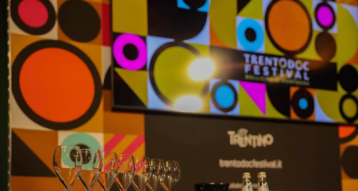 In settembre il Festival del Trentodoc fra wine tasting, sparkling tales, yoga in vigna ed eventi in cantina