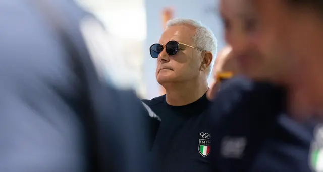 Parigi: protesta del Settebello, dà le spalle alla giuria