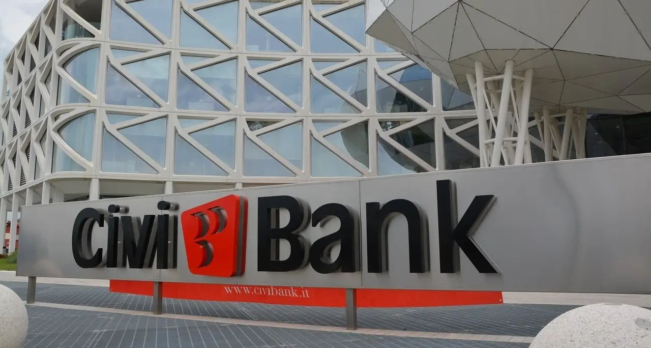 Sparkasse, CiviBank e la guerra sull'acquisizione: azioni legali e «sorpresa» a Bolzano