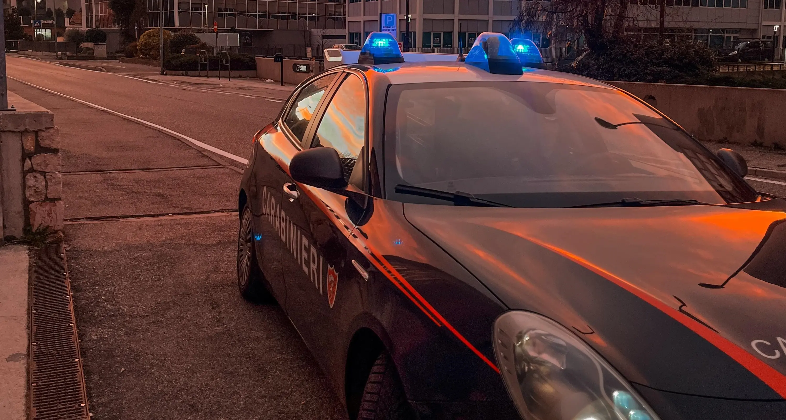 Piazza Dante: fermato dai carabinieri con cento grammi di droga negli slip