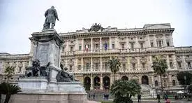 Imputato 2 volte dello stesso reato di droga, è libero: la Cassazione accoglie il ricorso dopo l'arresto
