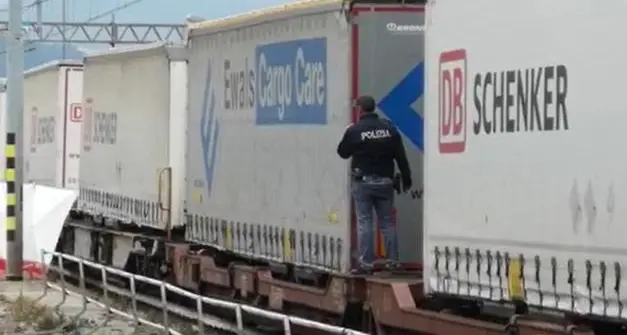 Una prof del Rosmini la donna travolta da un treno merci nella stazione di Rovereto, il dolore del dirigente