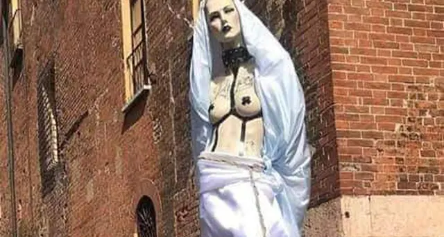 Pride: \"vilipendio simboli religiosi\", polizia indaga a Cremona