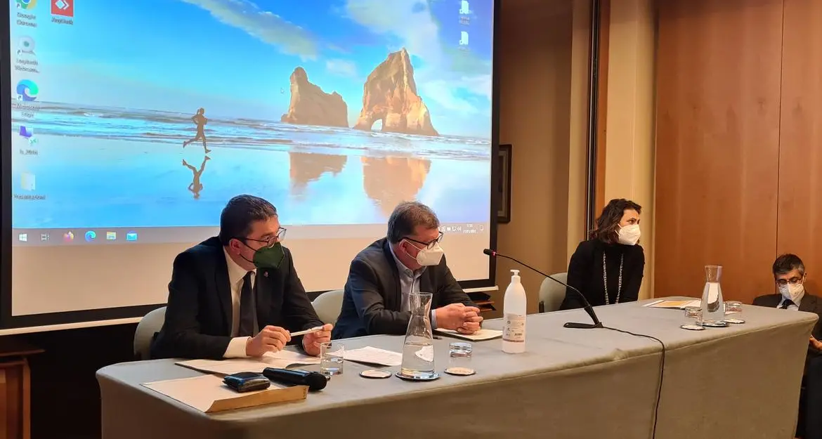 Nuovo ospedale di Cavalese, Fugatti incontra i sindaci, ma il progetto non c'è e si parla solo di procedure e pratiche di valutazione