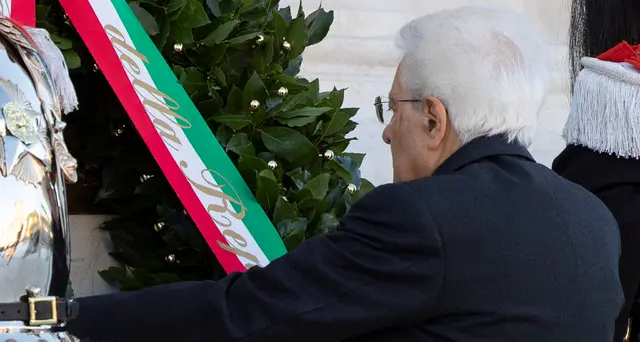 Unità d'Italia: Mattarella depone una corona al Milite Ignoto