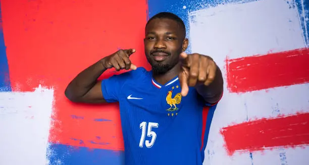 Marcus Thuram in campo: «Tutti a votare contro la destra. La situazione è tristissima e grave»