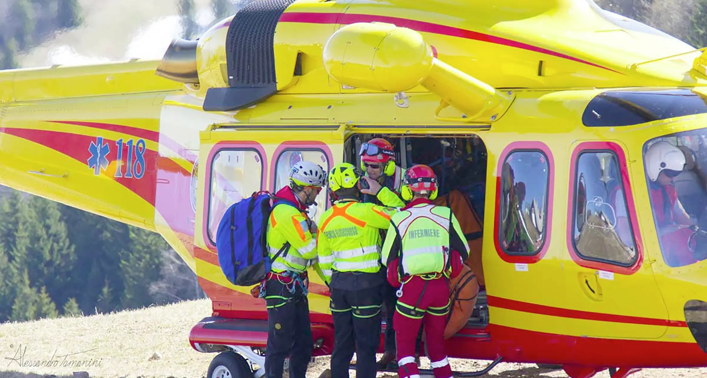 Auto contro un palo a Palù del Fersina, tre feriti nelle lamiere, uno è gravissimo