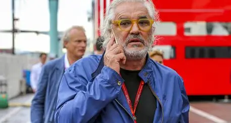 Flavio Briatore nella bufera: «Niente falegnami in futuro se i loro figli scelgono l’università»