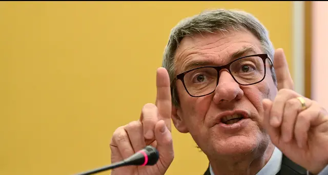 Licenziamenti, precarietà e appalti: la Cgil prepara referendum
