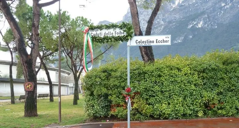 «Fascista» alla sindaca Santi non è reato, assolto dalla diffamazione il direttivo dell'Anpi
