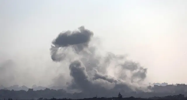 Gaza, media: 16 morti in raid di Israele sul centro della città