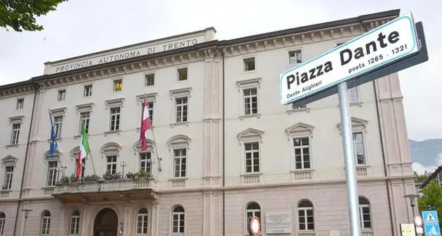 Il posto pubblico? In Trentino sempre meno ricco: salari inferiori al resto d’Italia