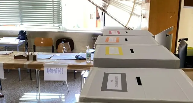 Election day: un milione di lombardi al voto per 127 Comuni