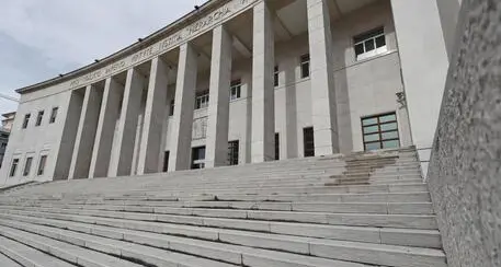Ai domiciliari cinque donne della setta accusate di maltrattamenti ai loro bambini